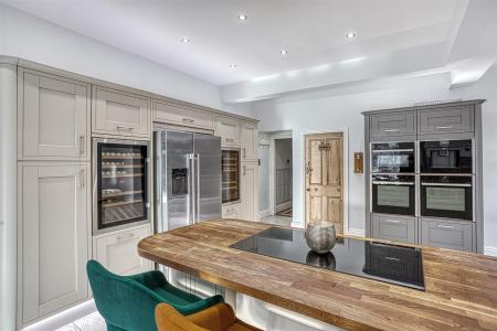 Quality Fitted Kitchen