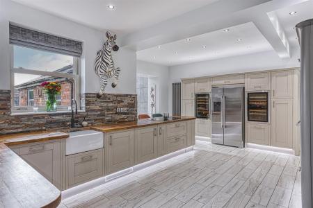 Quality Fitted Kitchen