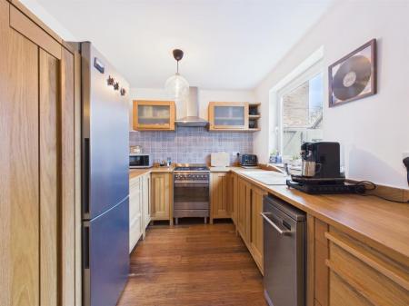 Bespoke Fitted Oak Kitchen