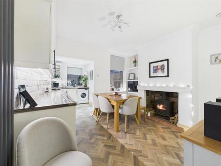 Fabulous Open Plan Dining Kitchen