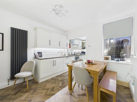 Fabulous Open Plan Dining Kitchen
