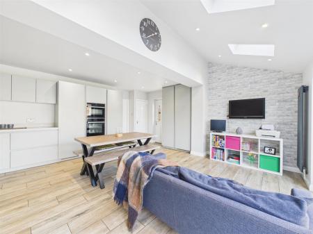 Fabulous Open Plan Living Kitchen