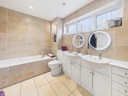 En-Suite Bathroom