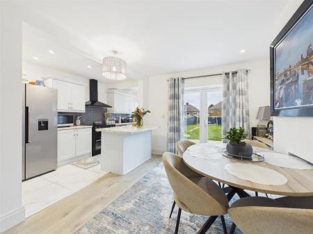 Fabulous Open Plan Dining Kitchen