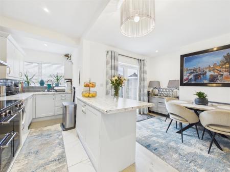 Fabulous Open Plan Dining Kitchen