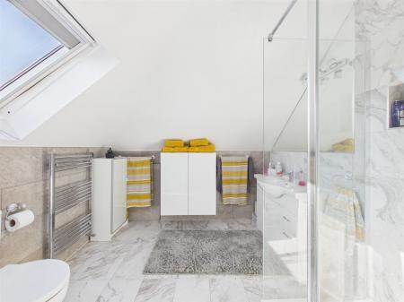 Superbly Appointed En-Suite Shower Room