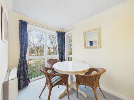 Spacious Lounge/Dining Room