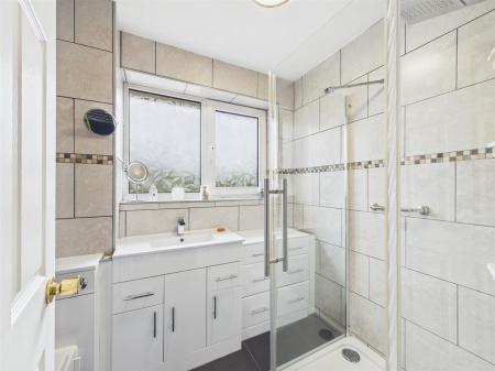 Well- Appointed Shower Room