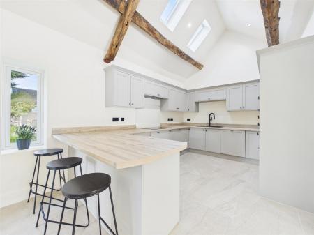 High Specification Fitted Kitchen