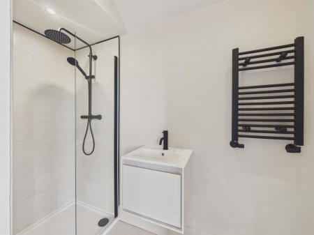 Superbly Appointed En-Suite Shower Room