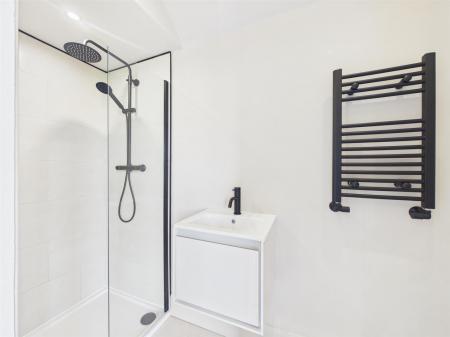 Superbly Appointed En-Suite Shower Room