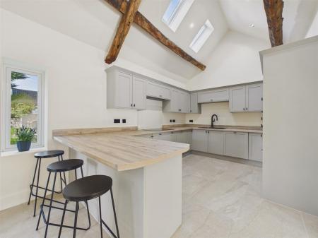 High Specification Fitted Kitchen