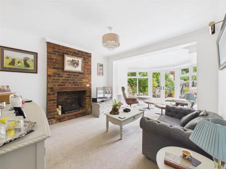Extended Lounge