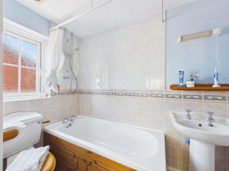 En-Suite Bathroom