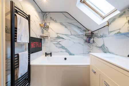 En-Suite Bathroom