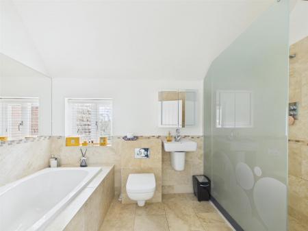 En-Suite Bathroom