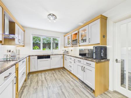 Fitted Kitchen