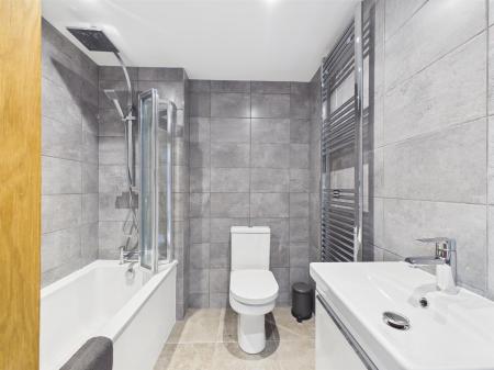 Superbly Appointed Bathroom