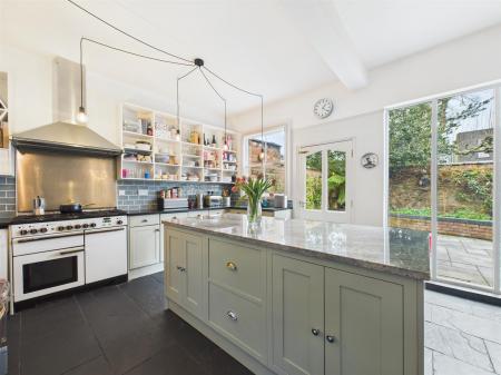 Impressive Open Plan Living Kitchen