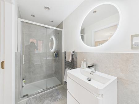 Superbly Appointed En-Suite Shower Room