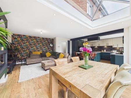 Stunning Open Plan Living Kitchen