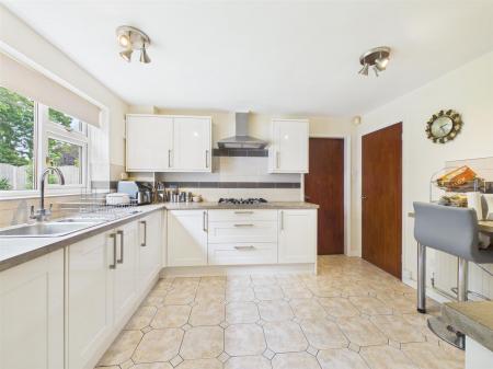 Fitted Kitchen