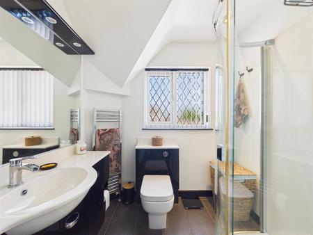 Well-Appointed Shower Room
