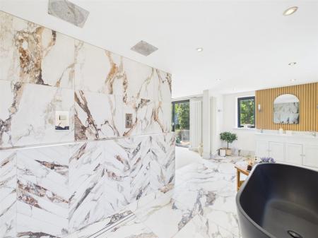 Superbly Appointed Shower/Wet Room