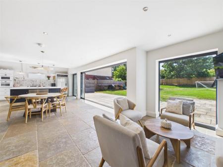 Stunning Open Plan Kitchen/Living Space