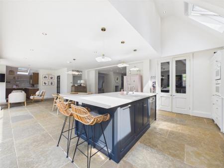 Stunning Open Plan Kitchen/Living Space