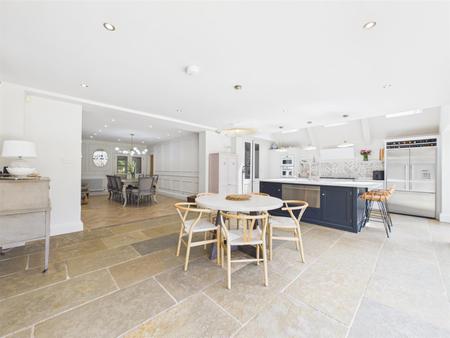 Stunning Open Plan Kitchen/Living Space