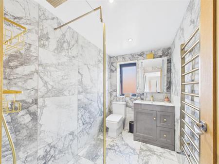 Superbly Appointed En-Suite/Wet Room