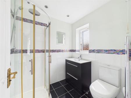 Superbly Appointed En-Suite Shower Room