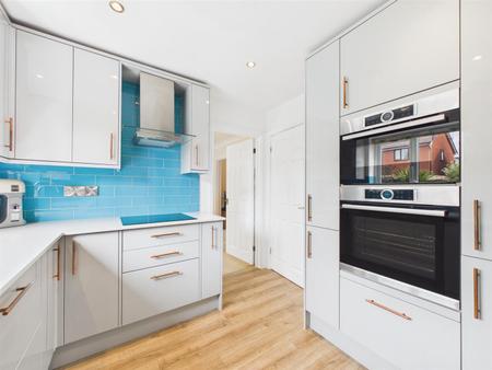 High Specification Fitted Kitchen
