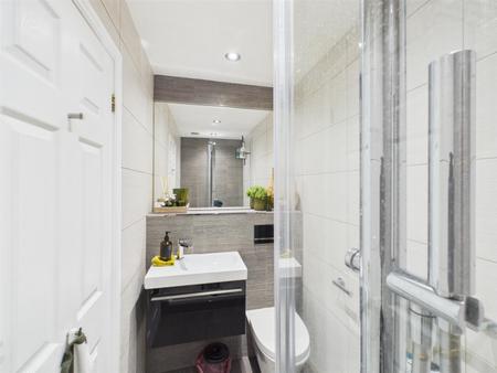 Family Shower Room