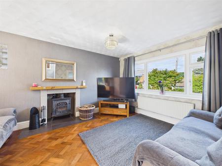 Spacious Lounge/Dining Room