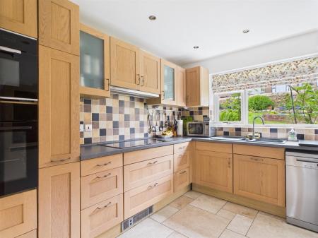 Fitted Kitchen