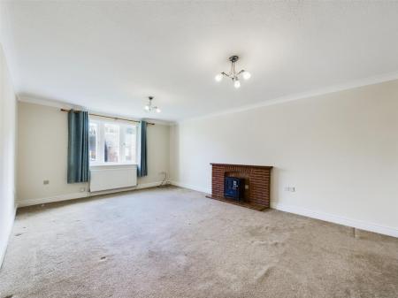 Spacious Lounge/Dining Room