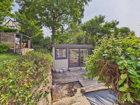Detached Home Office / Summerhouse