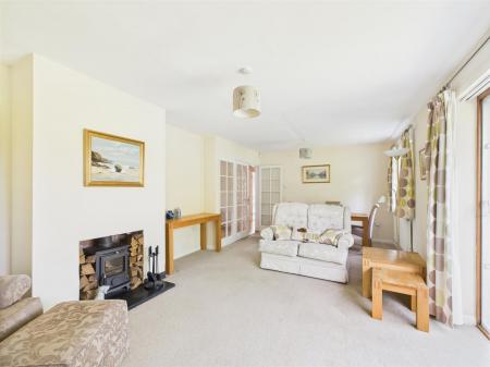 Lounge / Dining Room