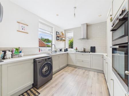 Stylish Refitted Kitchen