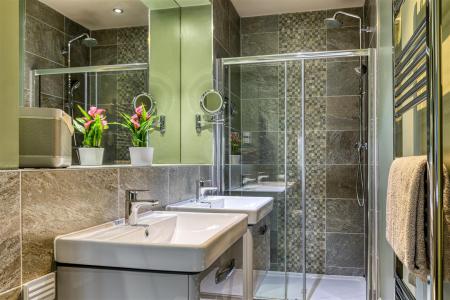 Superbly Appointed En-Suite Shower Room