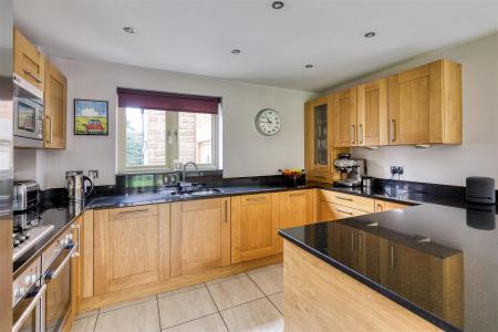 High Specification Fitted Kitchen