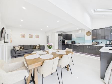 Impressive Open Plan Extended Living Kitchen with