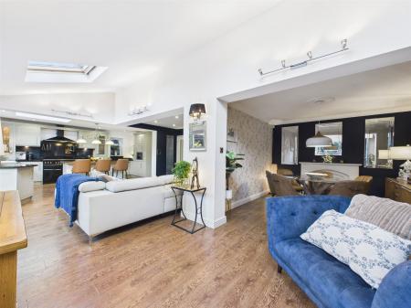 Fabulous Open Plan Living Kitchen