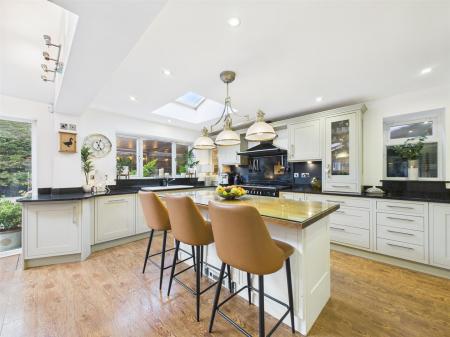 Fabulous Open Plan Living Kitchen