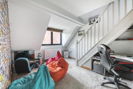 Studio/Bedroom Four - Ideal For Teenager