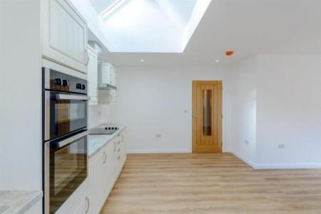 Park Lodge Kitchen.jpg