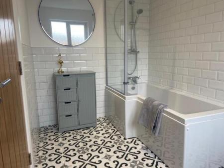 Park Lodge Bathroom.jpg