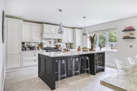 Stunning Open Plan Living Kitchen